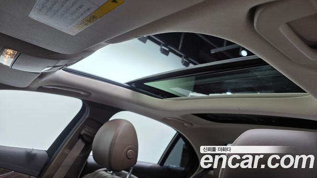 Mercedes-Benz E-Class 2017 — photo 19