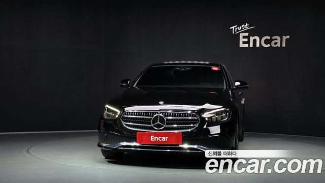 Mercedes-Benz E-Class 2023 — photo 3