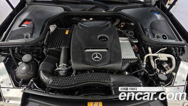 Mercedes-Benz E-Class 2023 — photo 6