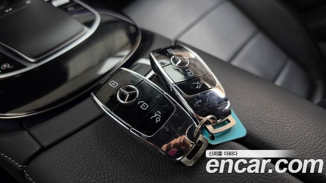 Mercedes-Benz E-Class 2023 — photo 22