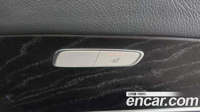 Mercedes-Benz E-Class 2023 — photo 25