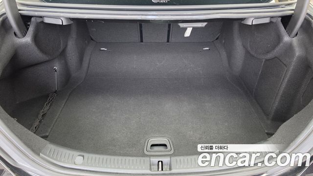 Mercedes-Benz E-Class 2023 — photo 26