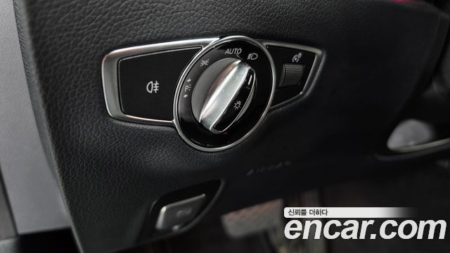Mercedes-Benz E-Class 2023 — photo 30