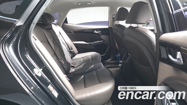 Kia K7 2019 — photo 11