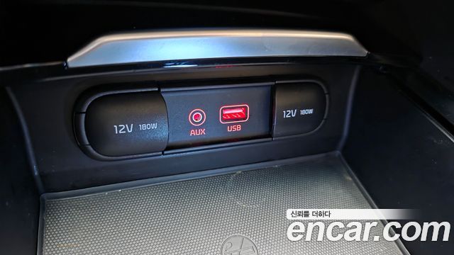 Kia K7 2019 — photo 13