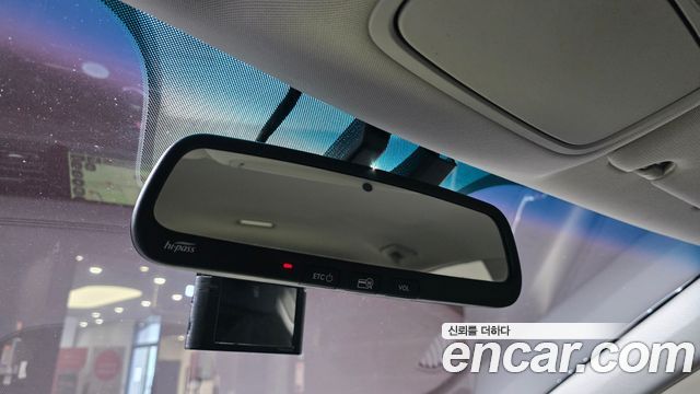 Kia K7 2019 — photo 18