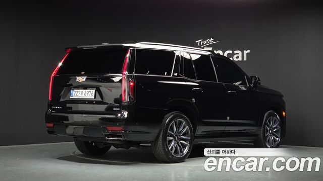 Cadillac Escalade 2023 — photo 2