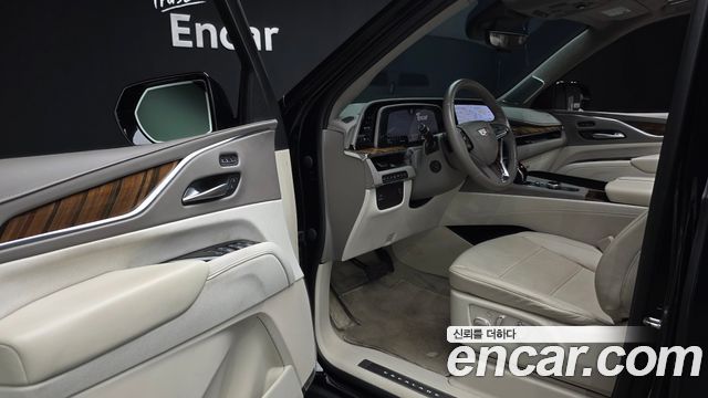 Cadillac Escalade 2023 — photo 13