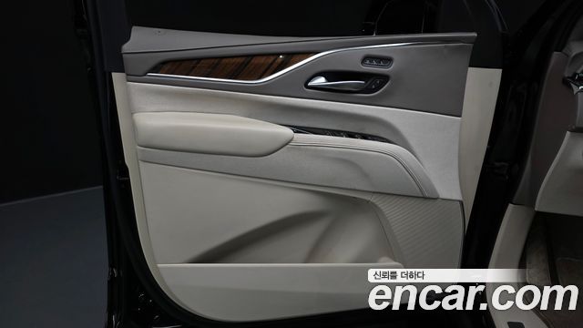 Cadillac Escalade 2023 — photo 14