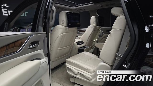 Cadillac Escalade 2023 — photo 16