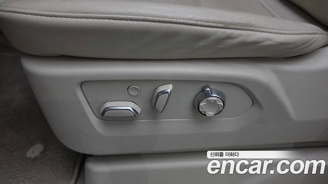Cadillac Escalade 2023 — photo 32