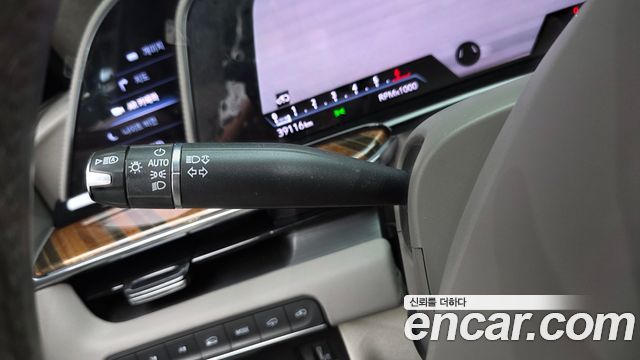 Cadillac Escalade 2023 — photo 36