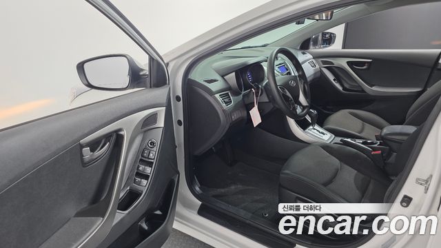 Hyundai AVANTE 2011 — photo 10