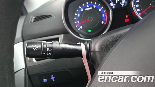 Hyundai AVANTE 2011 — photo 13