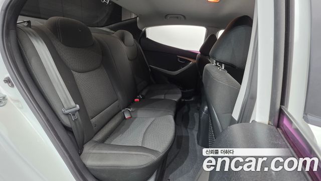 Hyundai AVANTE 2011 — photo 19
