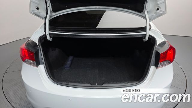 Hyundai AVANTE 2011 — photo 20