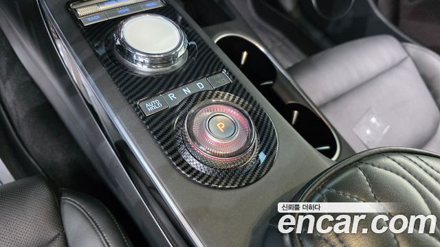 Genesis GV70 2021 — photo 12
