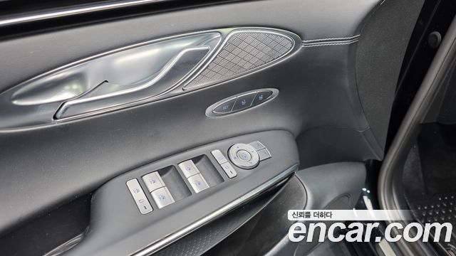 Genesis GV70 2021 — photo 26