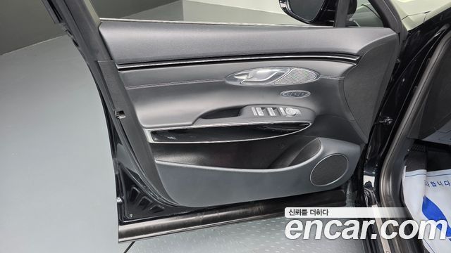 Genesis GV70 2021 — photo 14