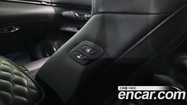 Genesis GV70 2021 — photo 29