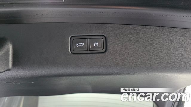 Genesis GV70 2021 — photo 33
