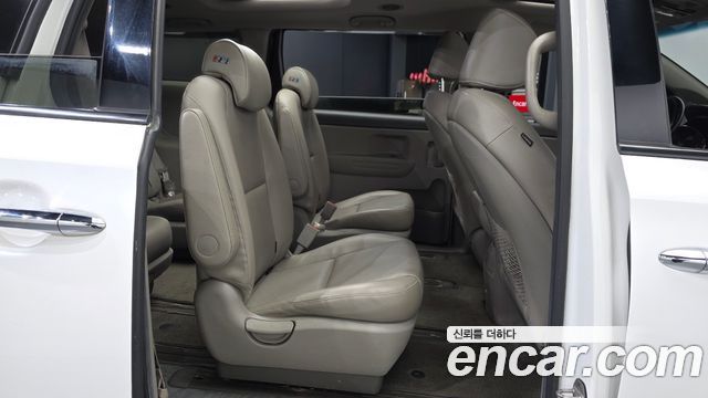 Kia Canival 2016 — photo 18