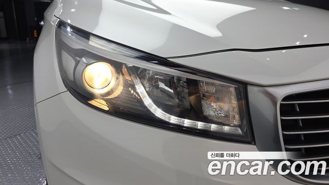 Kia Canival 2016 — photo 8
