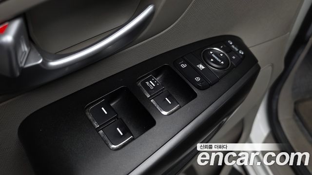 Kia Canival 2016 — photo 28