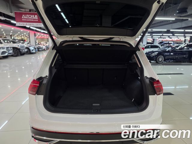 Volkswagen Tiguan 2023 — photo 7