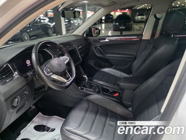 Volkswagen Tiguan 2023 — photo 12
