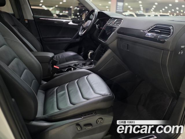 Volkswagen Tiguan 2023 — photo 13