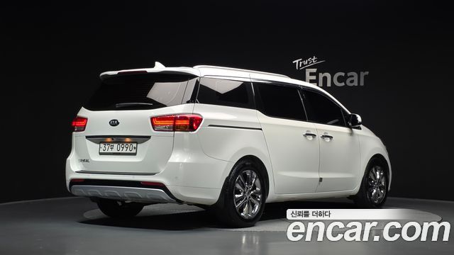 Kia Canival 2016 — photo 2