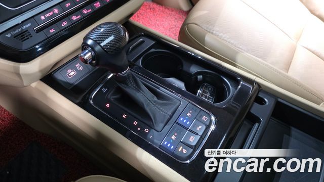 Kia Canival 2016 — photo 9