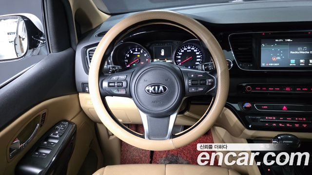 Kia Canival 2016 — photo 13
