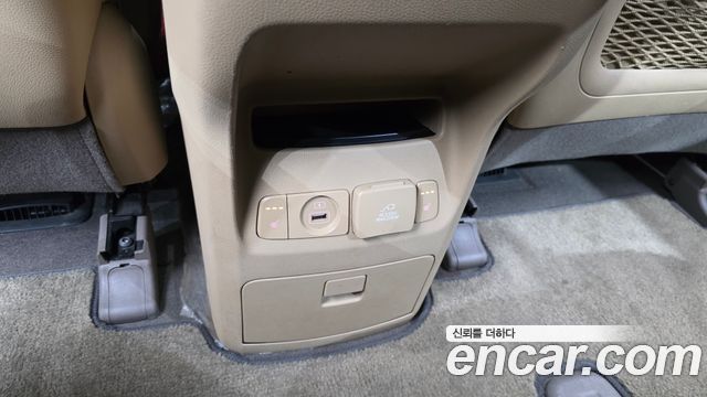 Kia Canival 2016 — photo 18