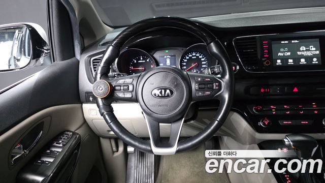 Kia Canival 2019 — photo 19