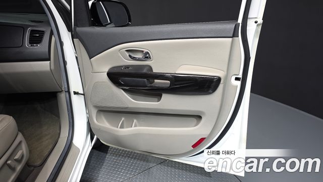 Kia Canival 2019 — photo 15