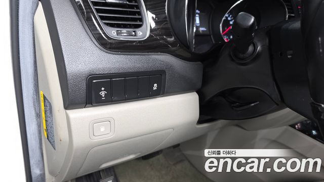 Kia Canival 2019 — photo 28