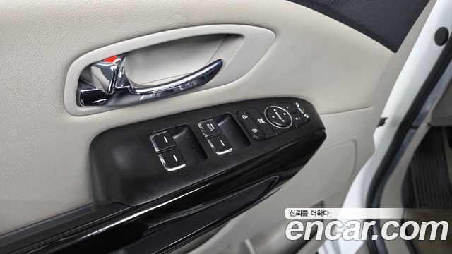 Kia Canival 2019 — photo 30