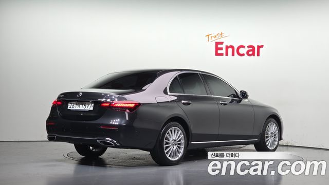 Mercedes-Benz E-Class 2021 — photo 2