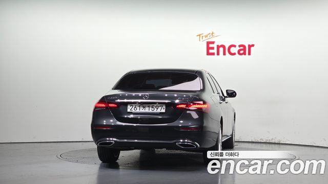 Mercedes-Benz E-Class 2021 — photo 4