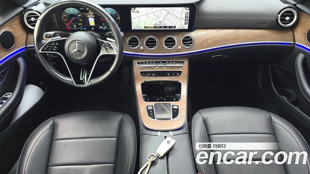 Mercedes-Benz E-Class 2021 — photo 10
