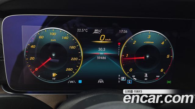 Mercedes-Benz E-Class 2021 — photo 11