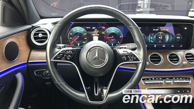 Mercedes-Benz E-Class 2021 — photo 20