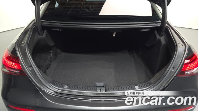 Mercedes-Benz E-Class 2021 — photo 26