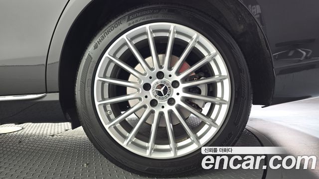 Mercedes-Benz E-Class 2021 — photo 7