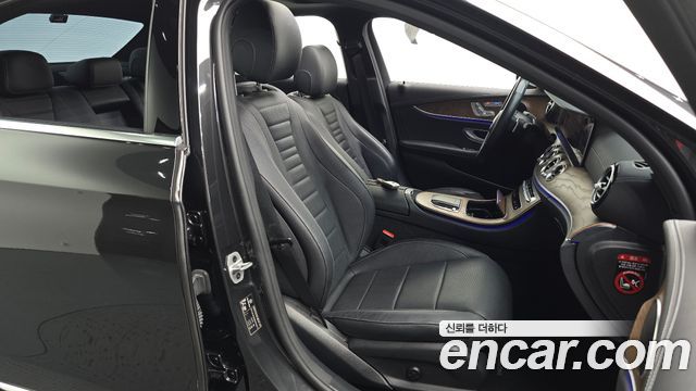 Mercedes-Benz E-Class 2021 — photo 16