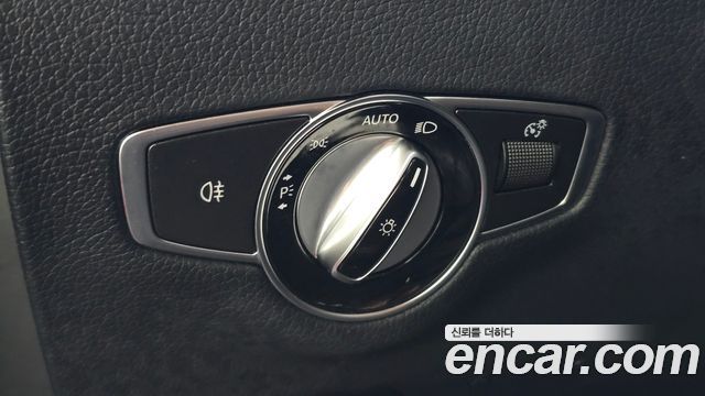 Mercedes-Benz E-Class 2021 — photo 30