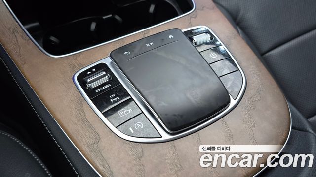 Mercedes-Benz E-Class 2021 — photo 32