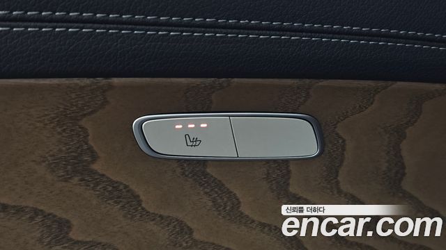 Mercedes-Benz E-Class 2021 — photo 34